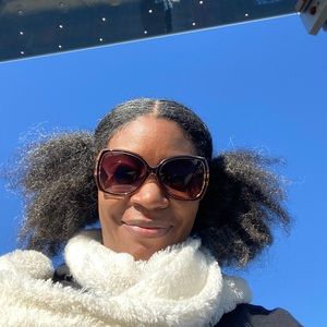 Meet your Posher, Aisha